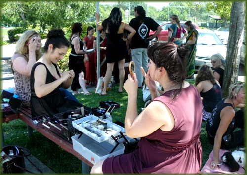 dancers pris before show